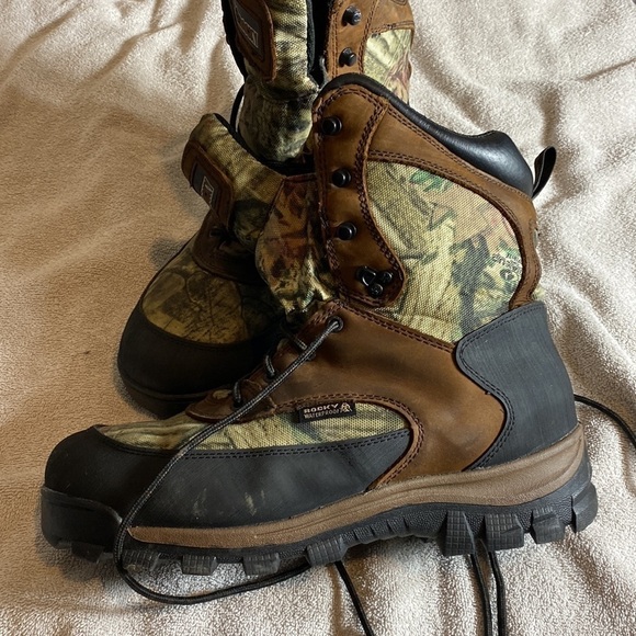 Rocky work boots​​​​ - Picture 2 of 8